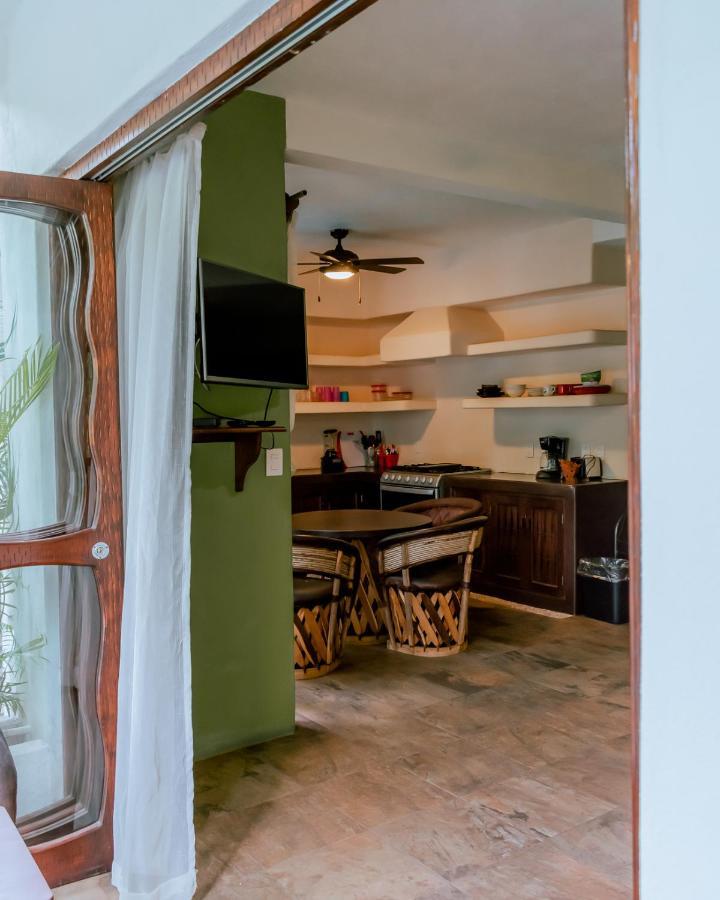 Apartamento Zihuatanejo con alberca Exterior foto